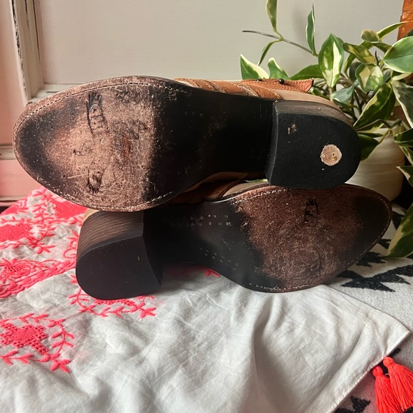 Freebird by Steven Taupe Grind Leather Booties Heels 9 - Picture 14 of 16